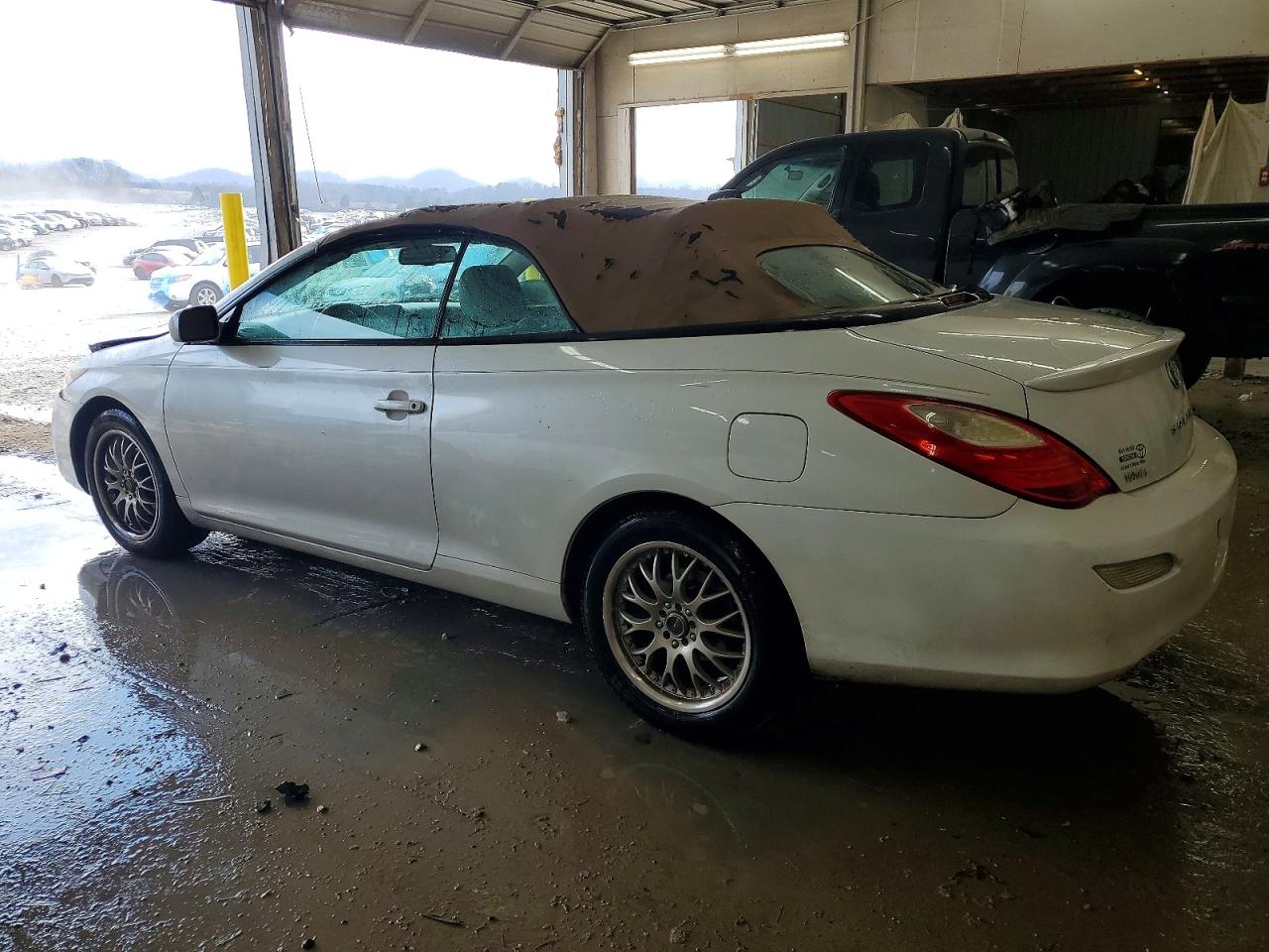 2007 TOYOTA CAMRY SOLARA SE photo 2