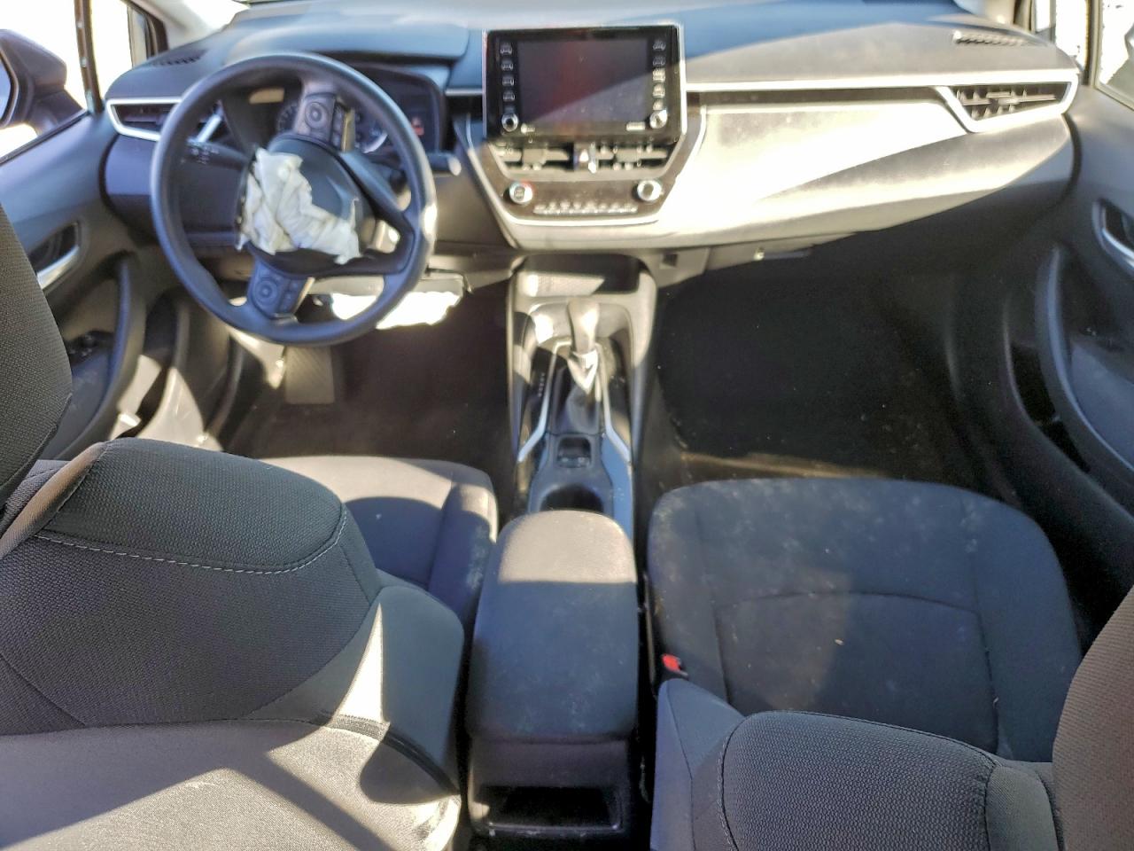 2021 TOYOTA COROLLA LE photo 8