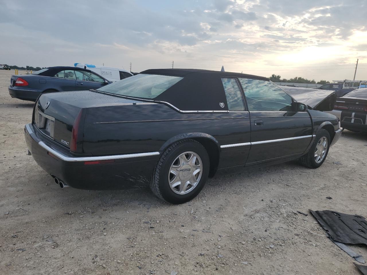 2001 CADILLAC ELDORADO ESC photo 5