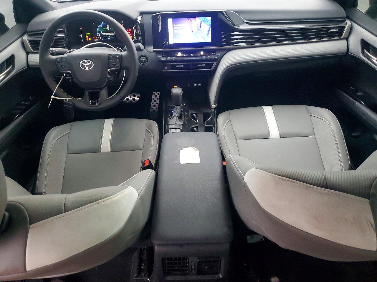 2025 TOYOTA CAMRY XSE photo 8