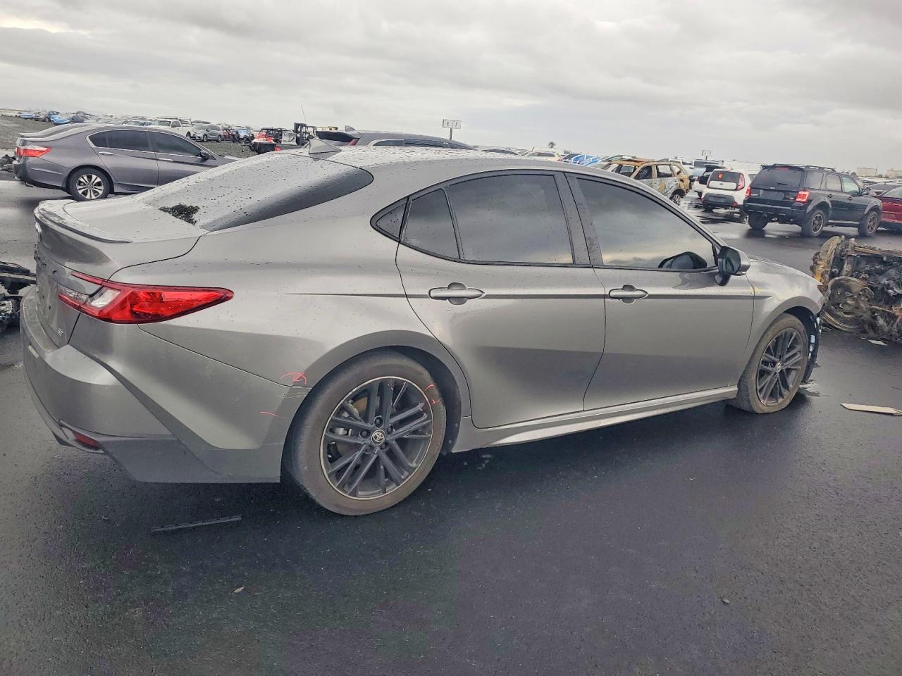 2025 TOYOTA CAMRY XSE photo 3