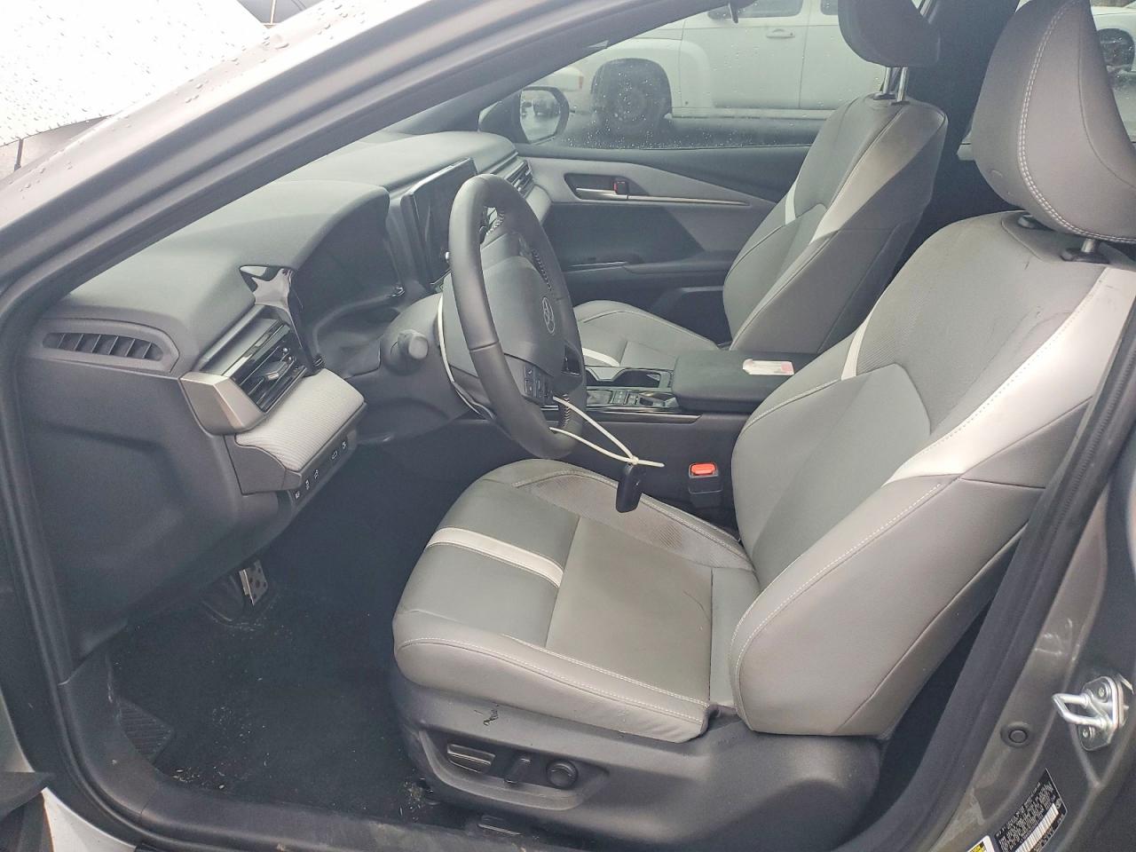 2025 TOYOTA CAMRY XSE photo 7