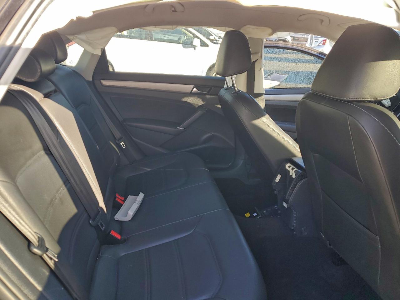 2020 VOLKSWAGEN PASSAT SE photo 19