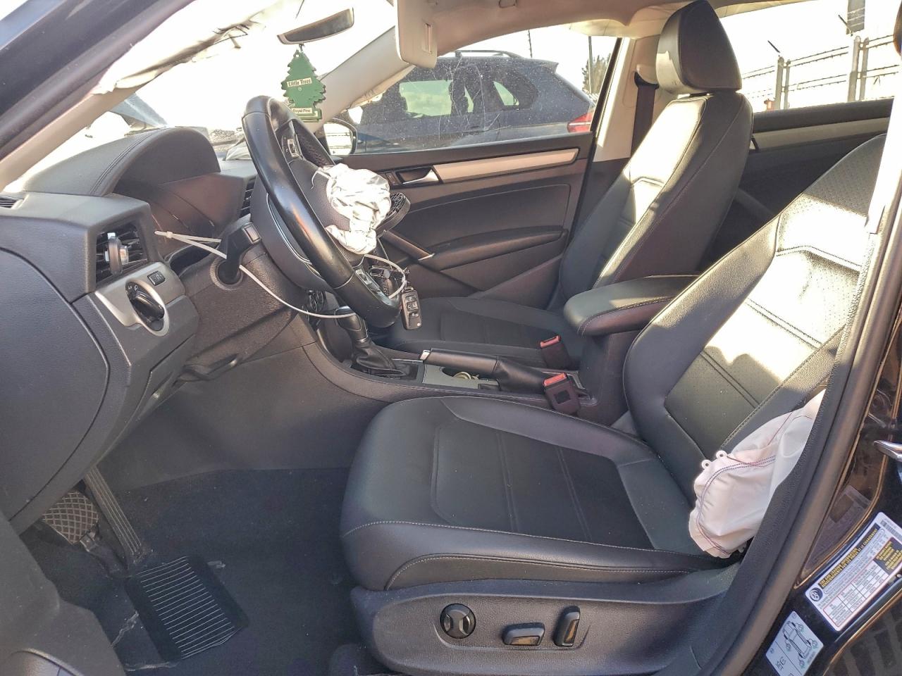 2020 VOLKSWAGEN PASSAT SE photo 13