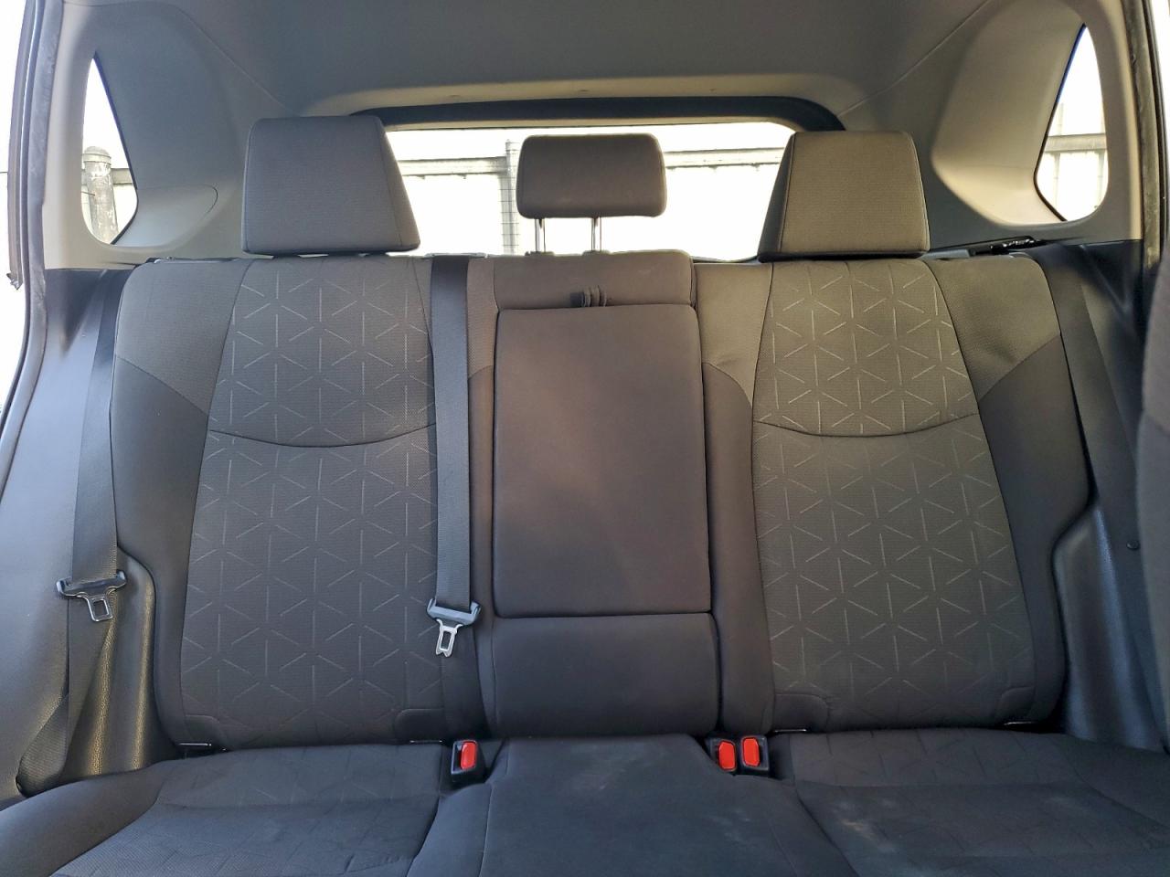 2019 TOYOTA RAV4 XLE photo 10