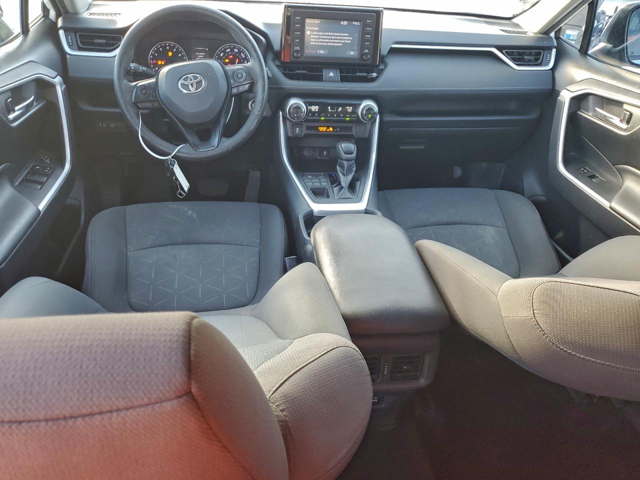 2019 TOYOTA RAV4 XLE photo 8