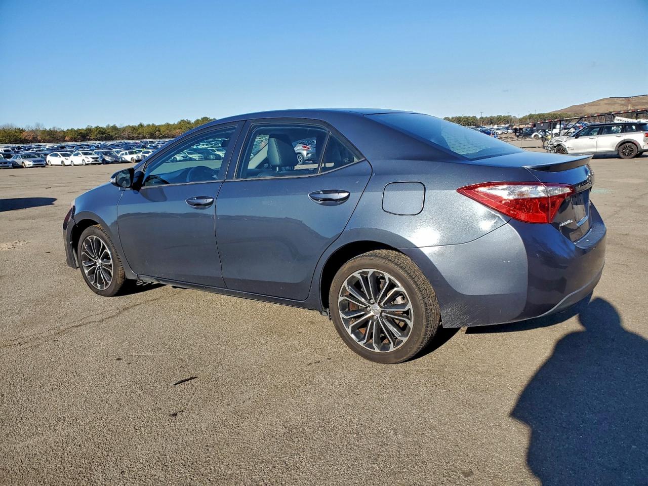 2015 TOYOTA COROLLA L photo 2