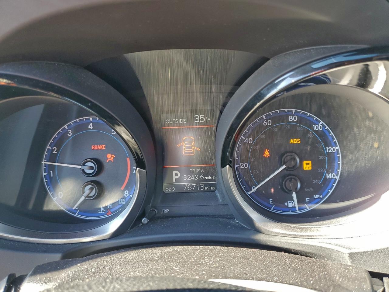 2015 TOYOTA COROLLA L photo 9