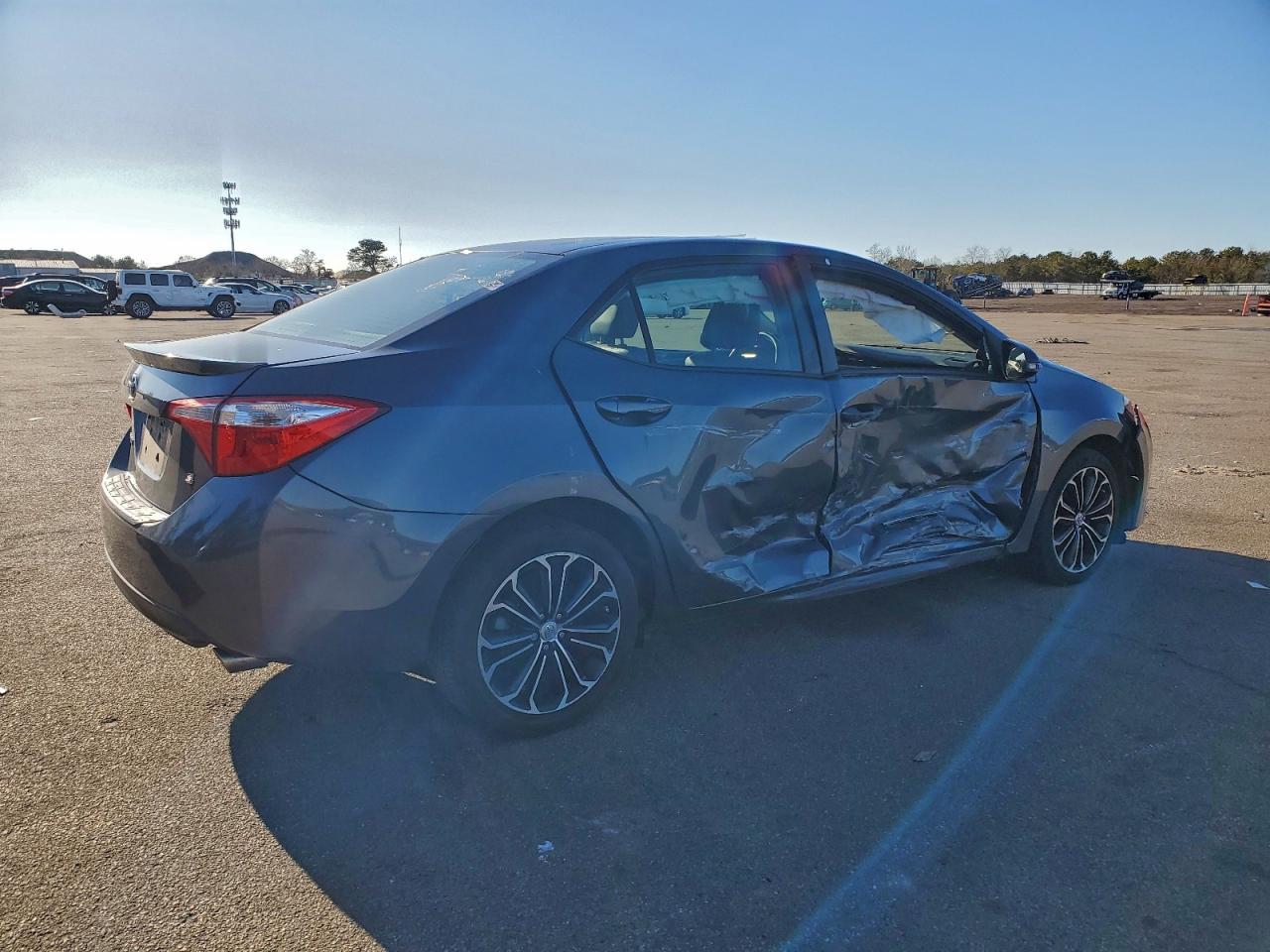 2015 TOYOTA COROLLA L photo 3