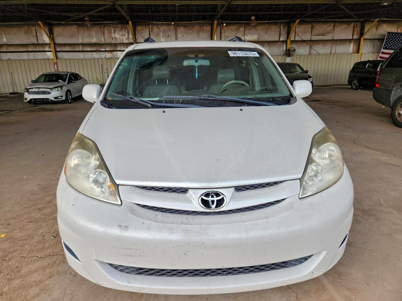 2008 TOYOTA SIENNA XLE photo 5