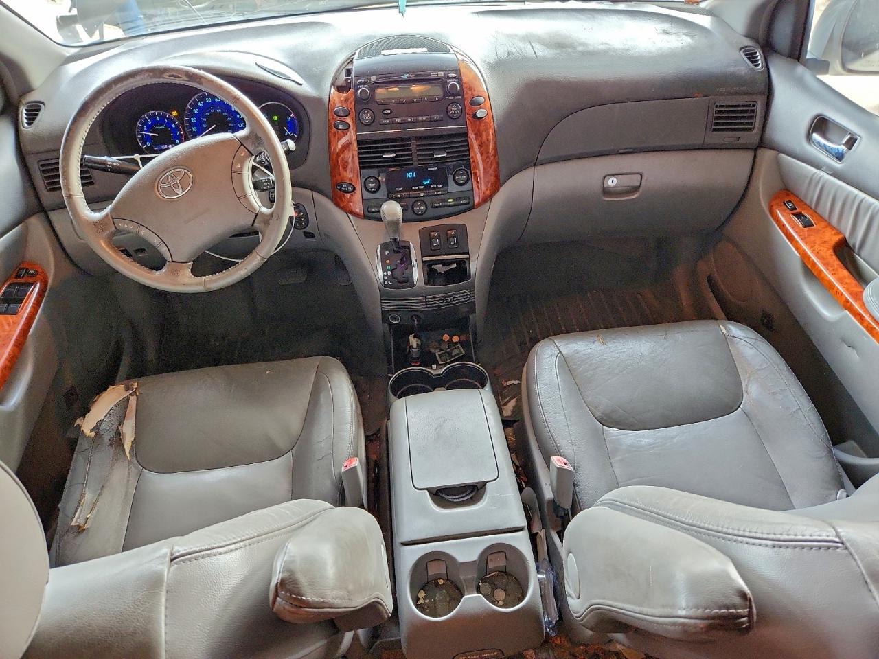 2008 TOYOTA SIENNA XLE photo 8