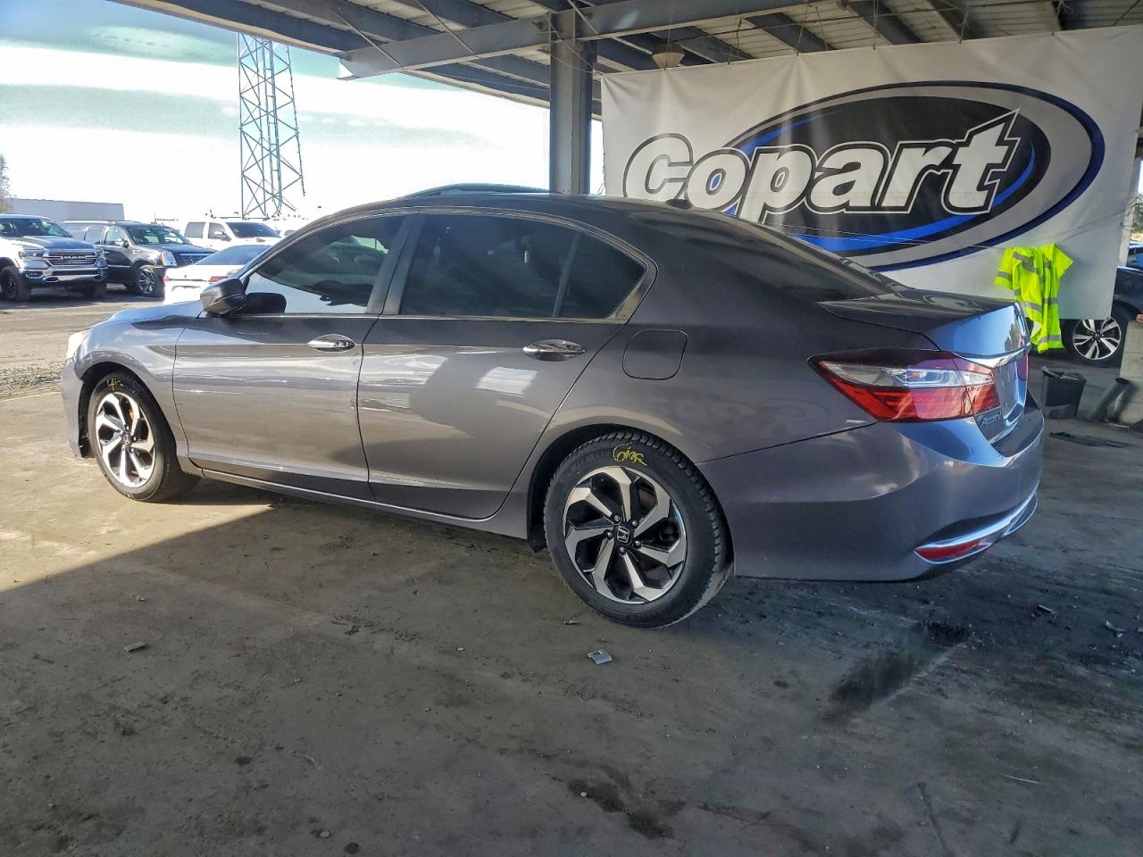 2017 HONDA ACCORD EX photo 2