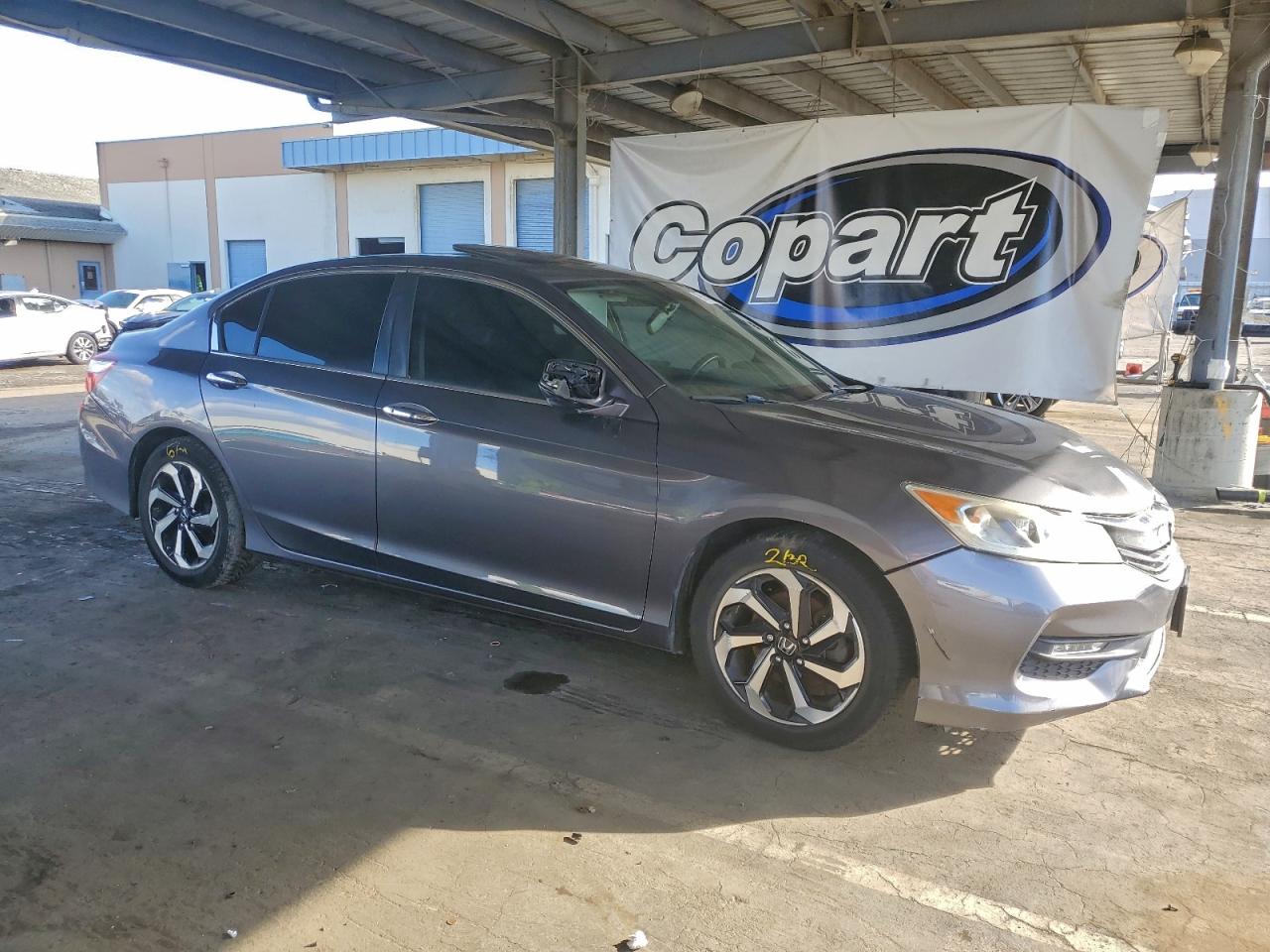 2017 HONDA ACCORD EX photo 4