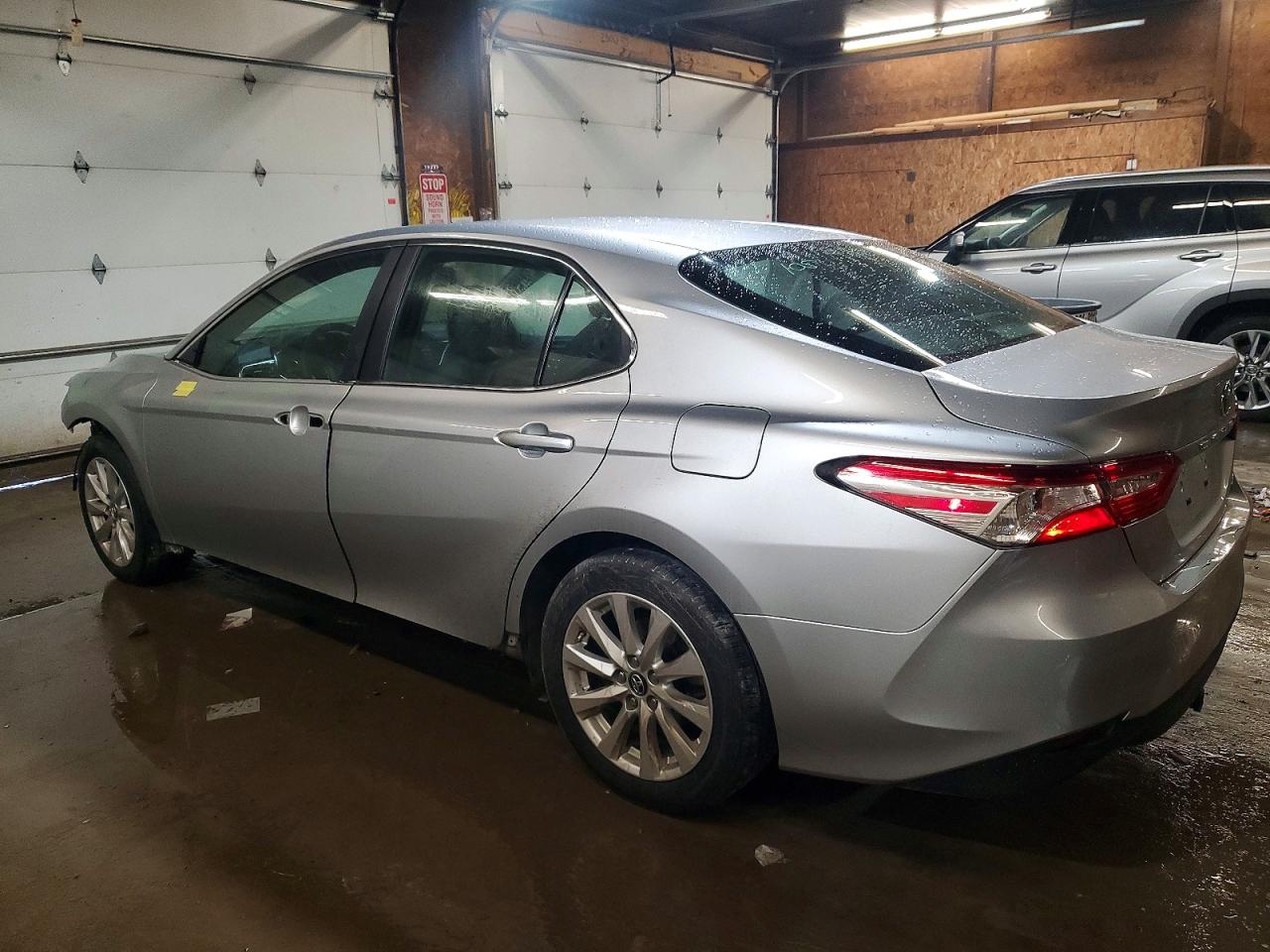 2018 TOYOTA CAMRY L photo 2