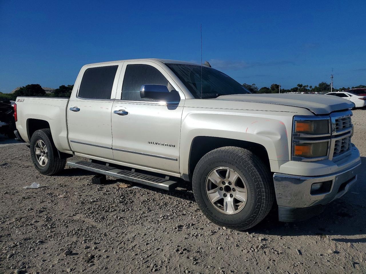 2015 CHEVROLET SILVERADO C1500 LTZ photo 4