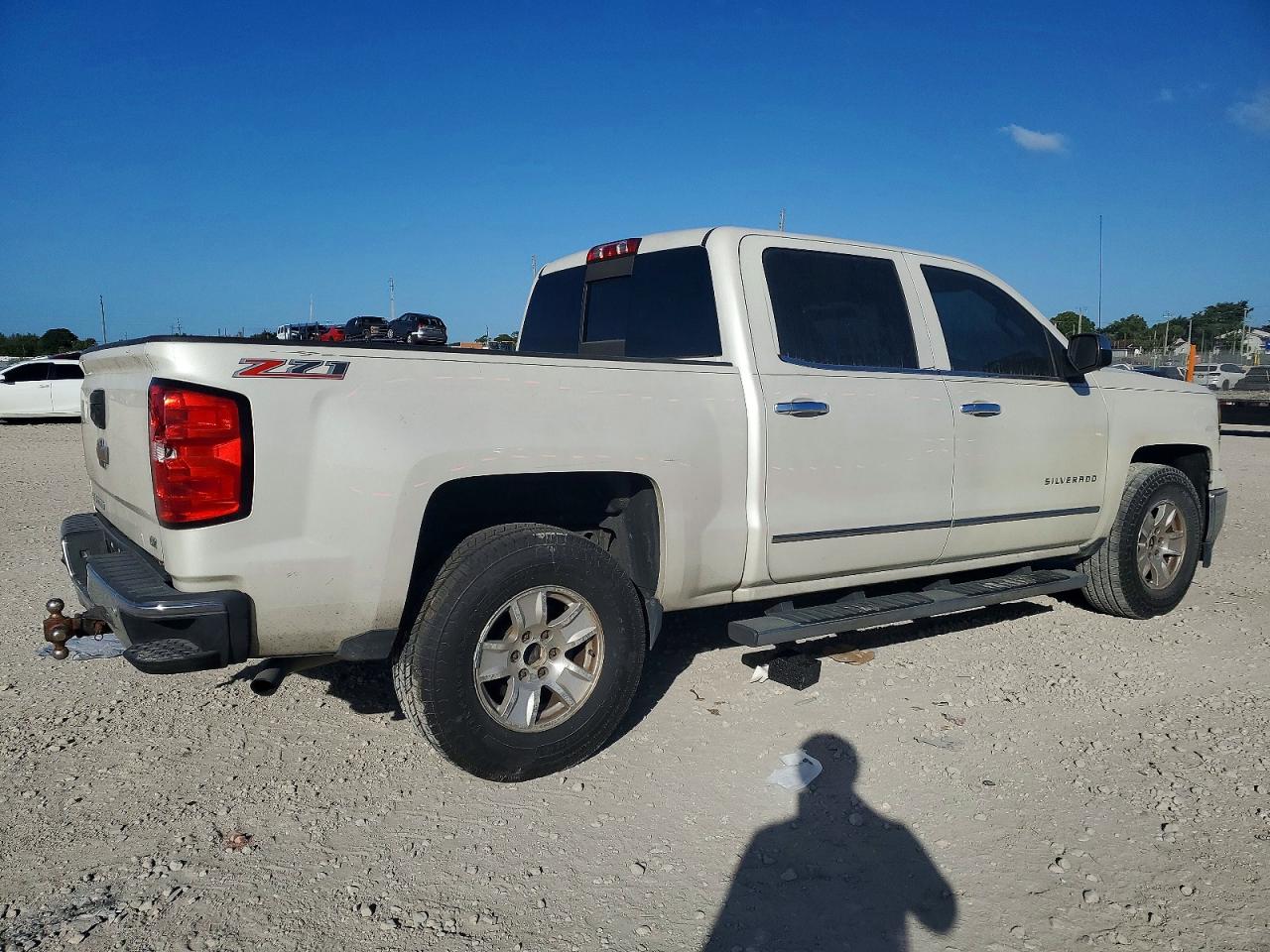 2015 CHEVROLET SILVERADO C1500 LTZ photo 3