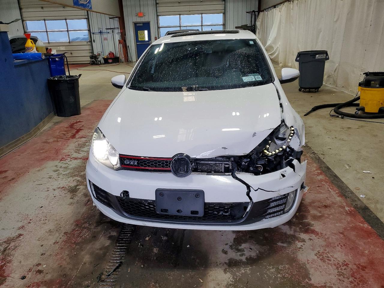 2013 VOLKSWAGEN GTI photo 5