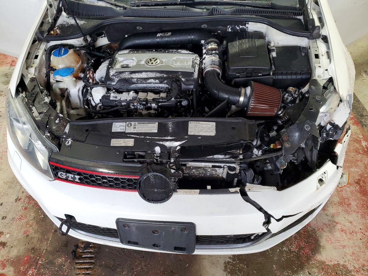 2013 VOLKSWAGEN GTI photo 11