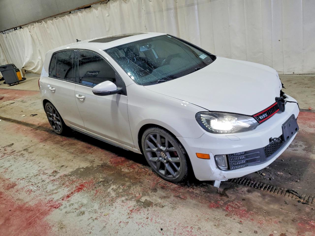 2013 VOLKSWAGEN GTI photo 4