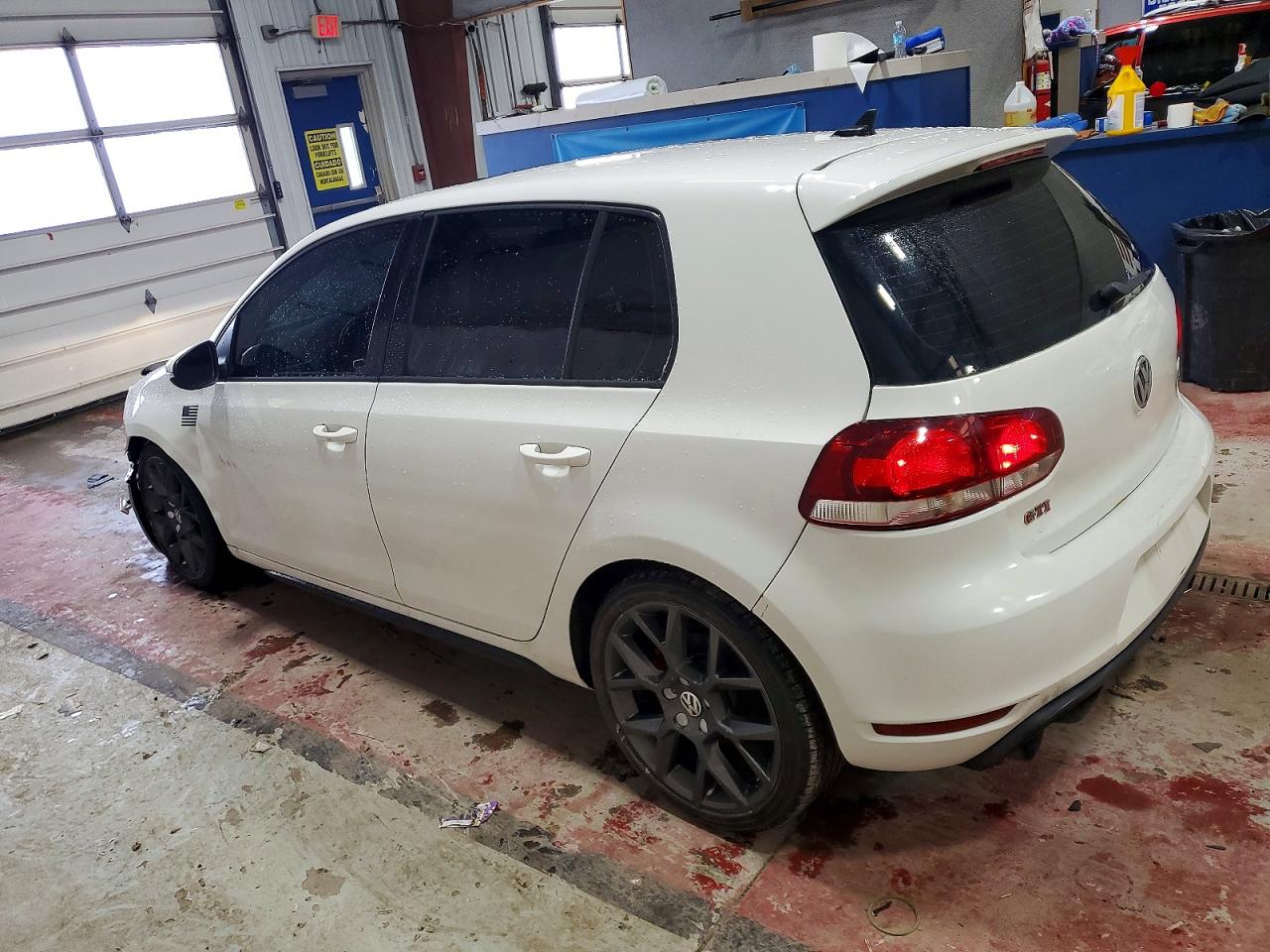 2013 VOLKSWAGEN GTI photo 2