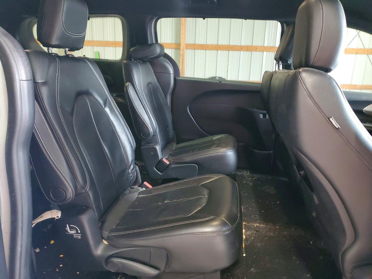 2019 CHRYSLER PACIFICA TOURING L photo 11