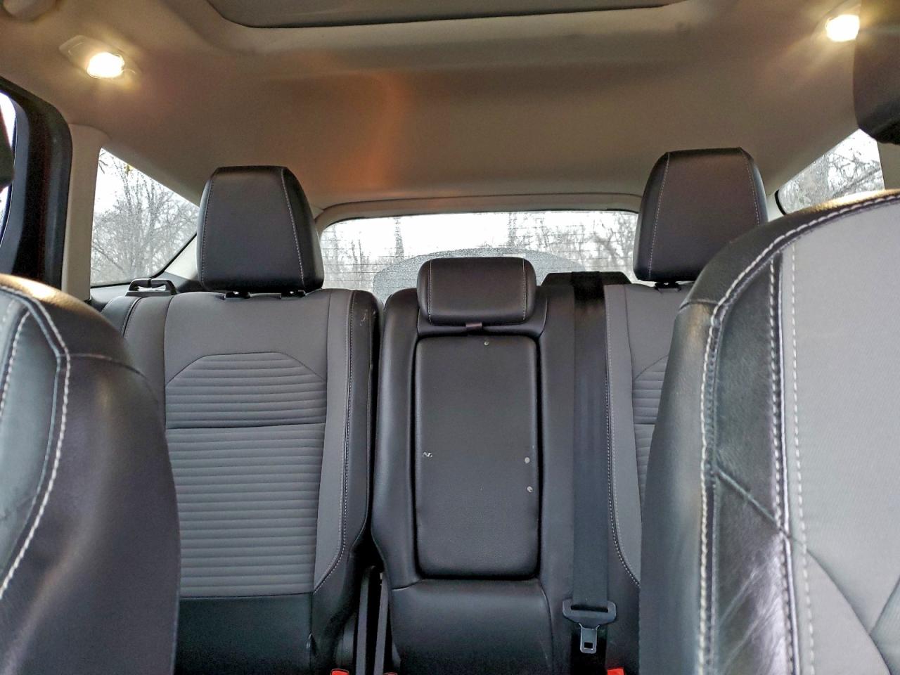 2017 FORD ESCAPE SE photo 10