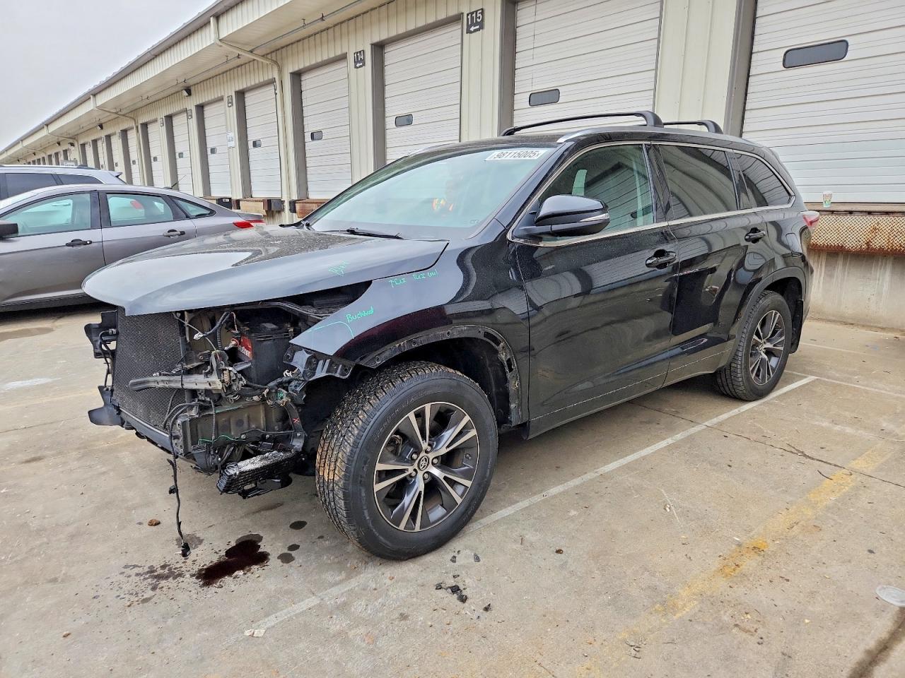 2016 TOYOTA HIGHLANDER