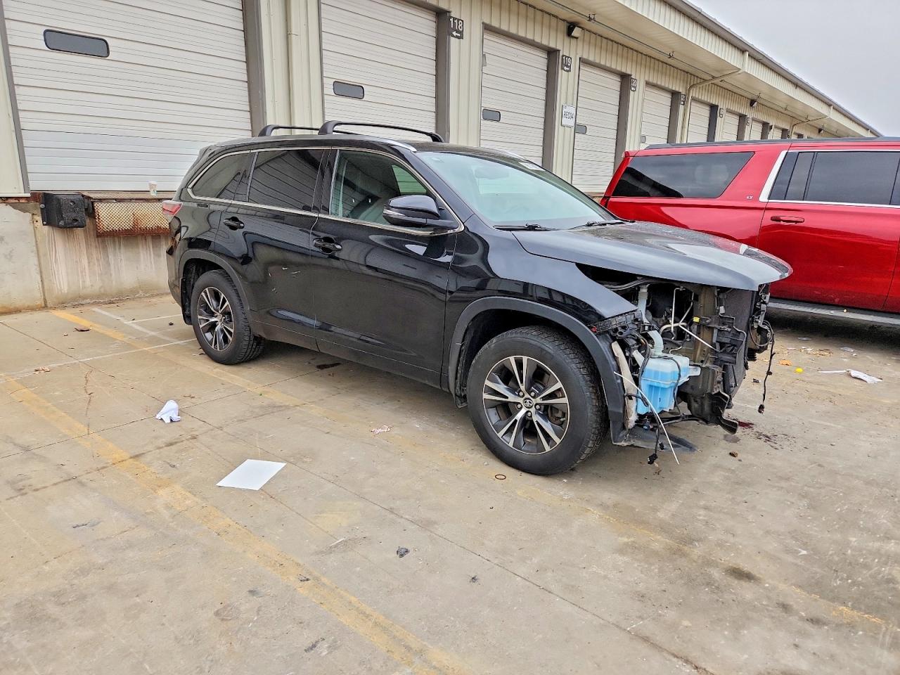 2016 TOYOTA HIGHLANDER XLE photo 4