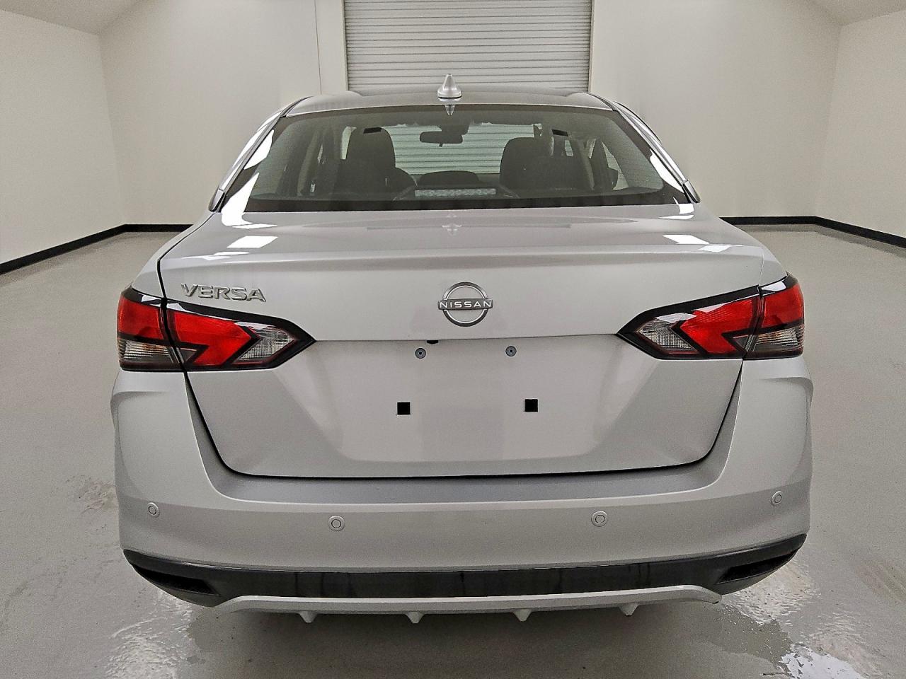 2025 NISSAN VERSA SV photo 6