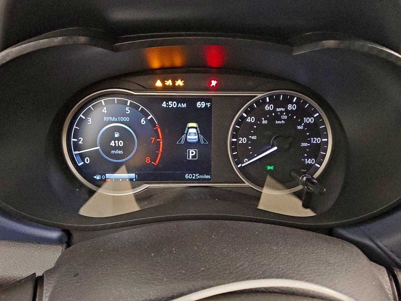 2025 NISSAN VERSA SV photo 9