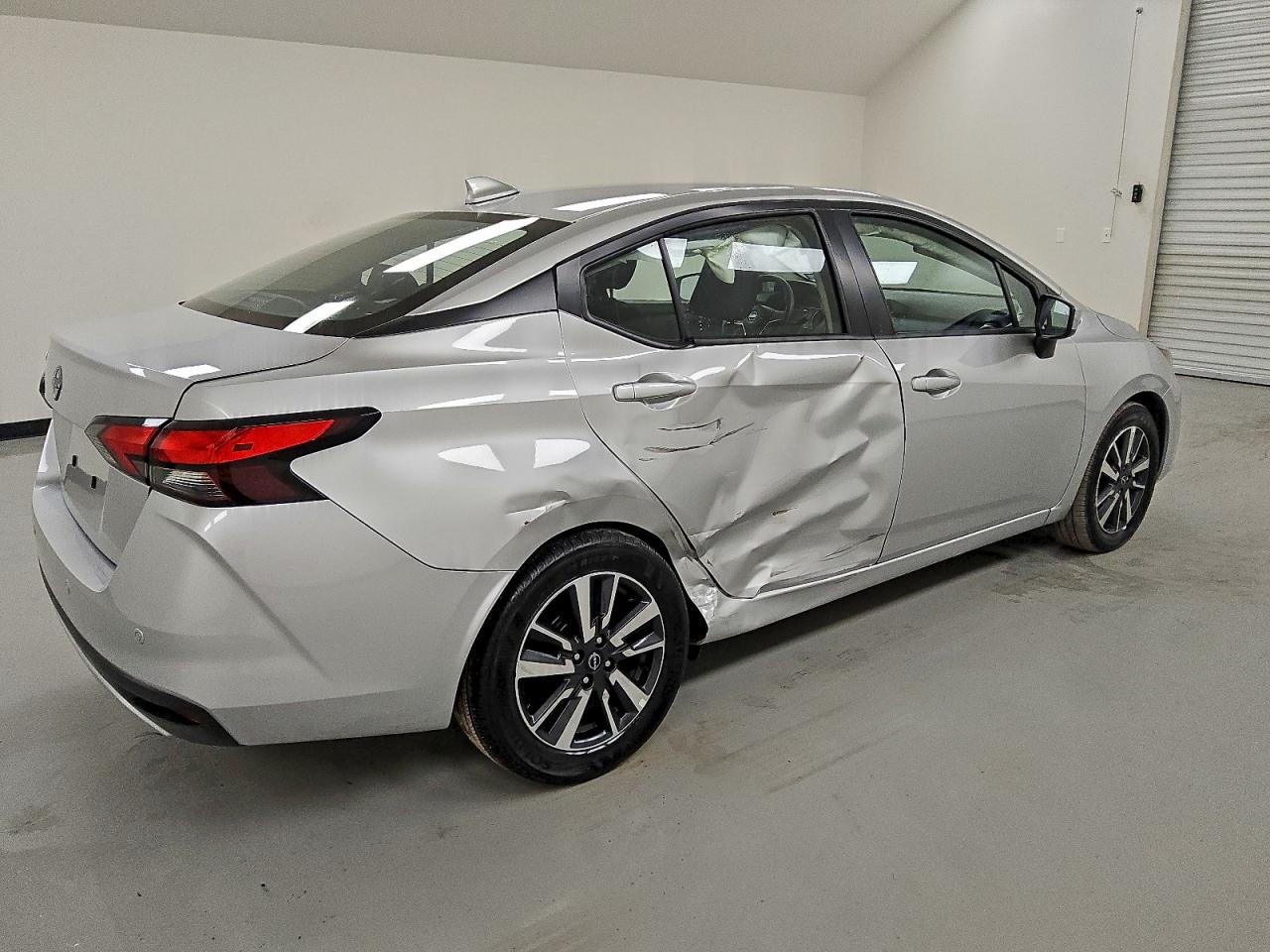 2025 NISSAN VERSA SV photo 3