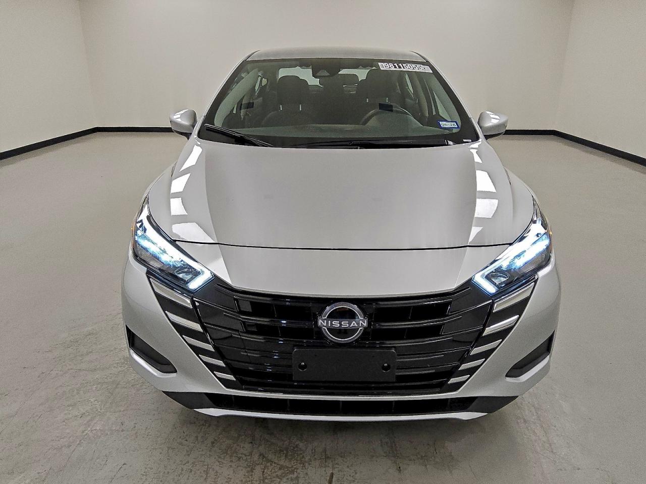 2025 NISSAN VERSA SV photo 5