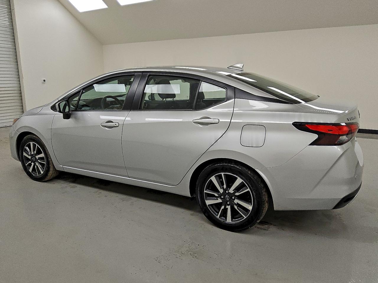 2025 NISSAN VERSA SV photo 2