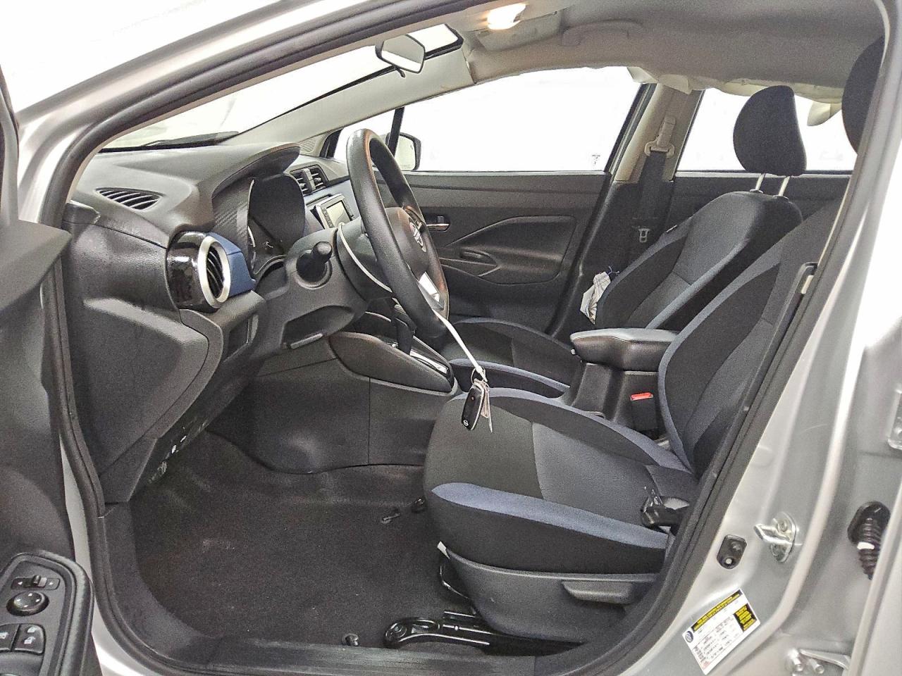 2025 NISSAN VERSA SV photo 7