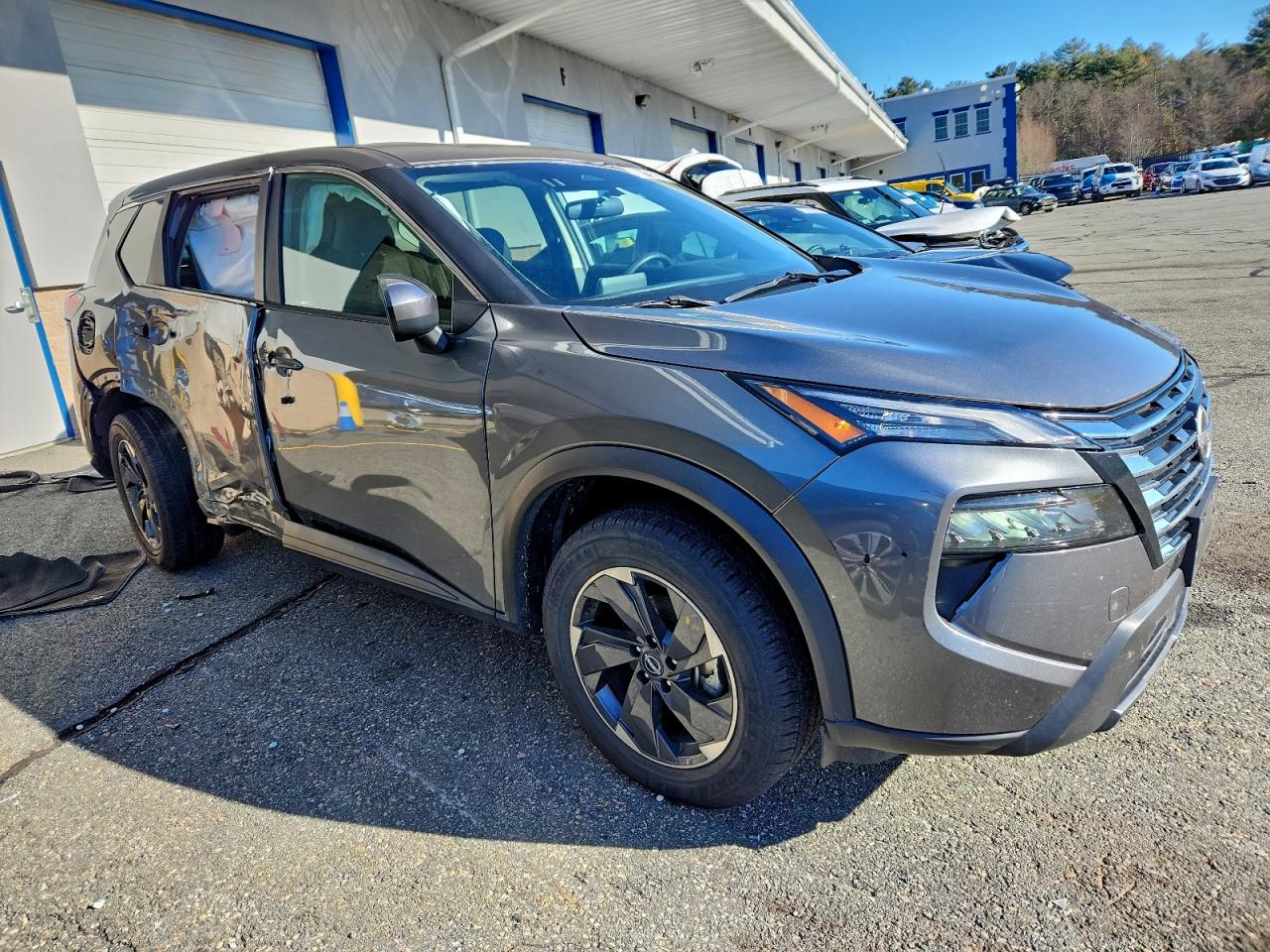 2024 NISSAN ROGUE SV photo 4