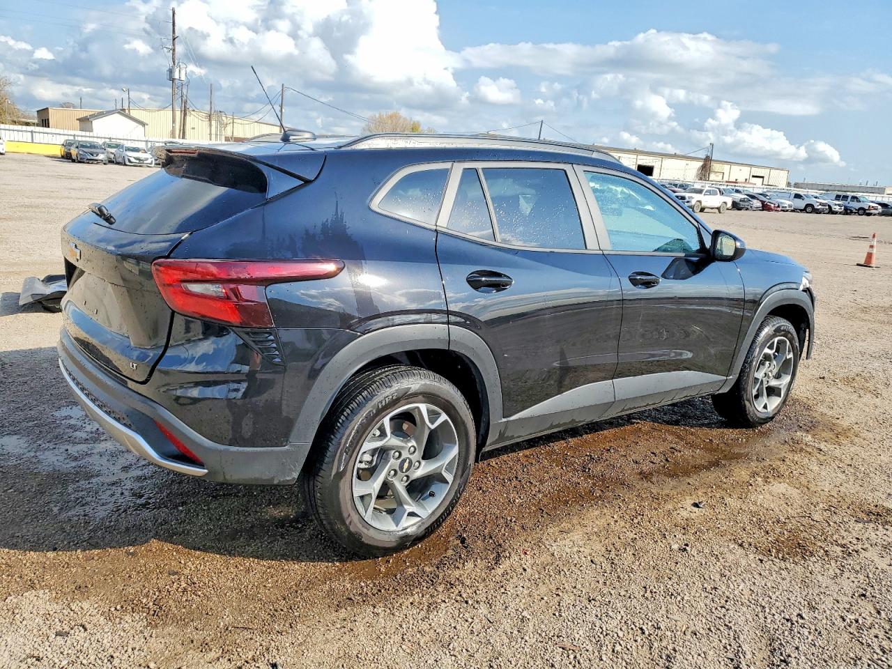 2025 CHEVROLET TRAX 1LT photo 3
