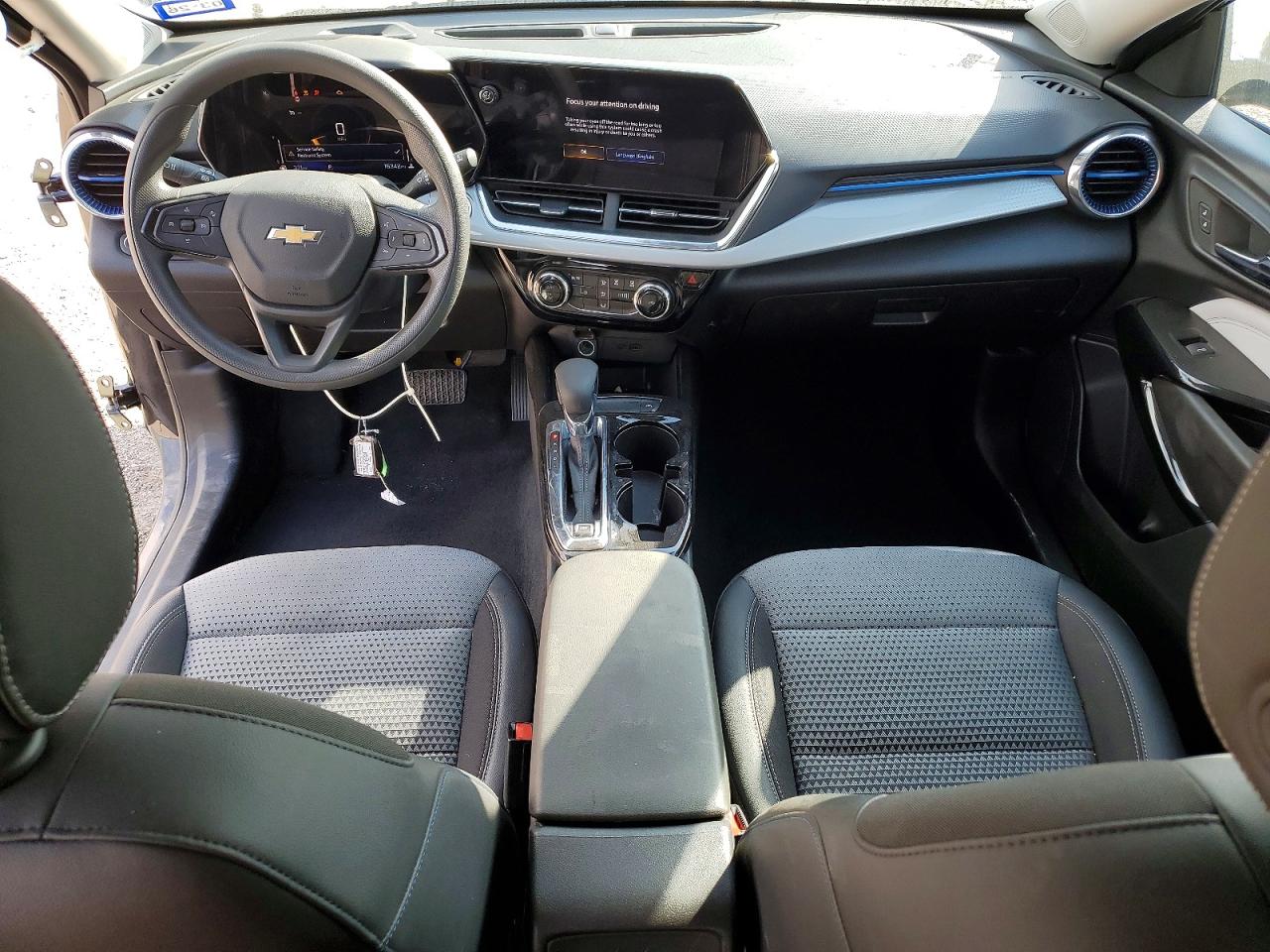 2025 CHEVROLET TRAX 1LT photo 8