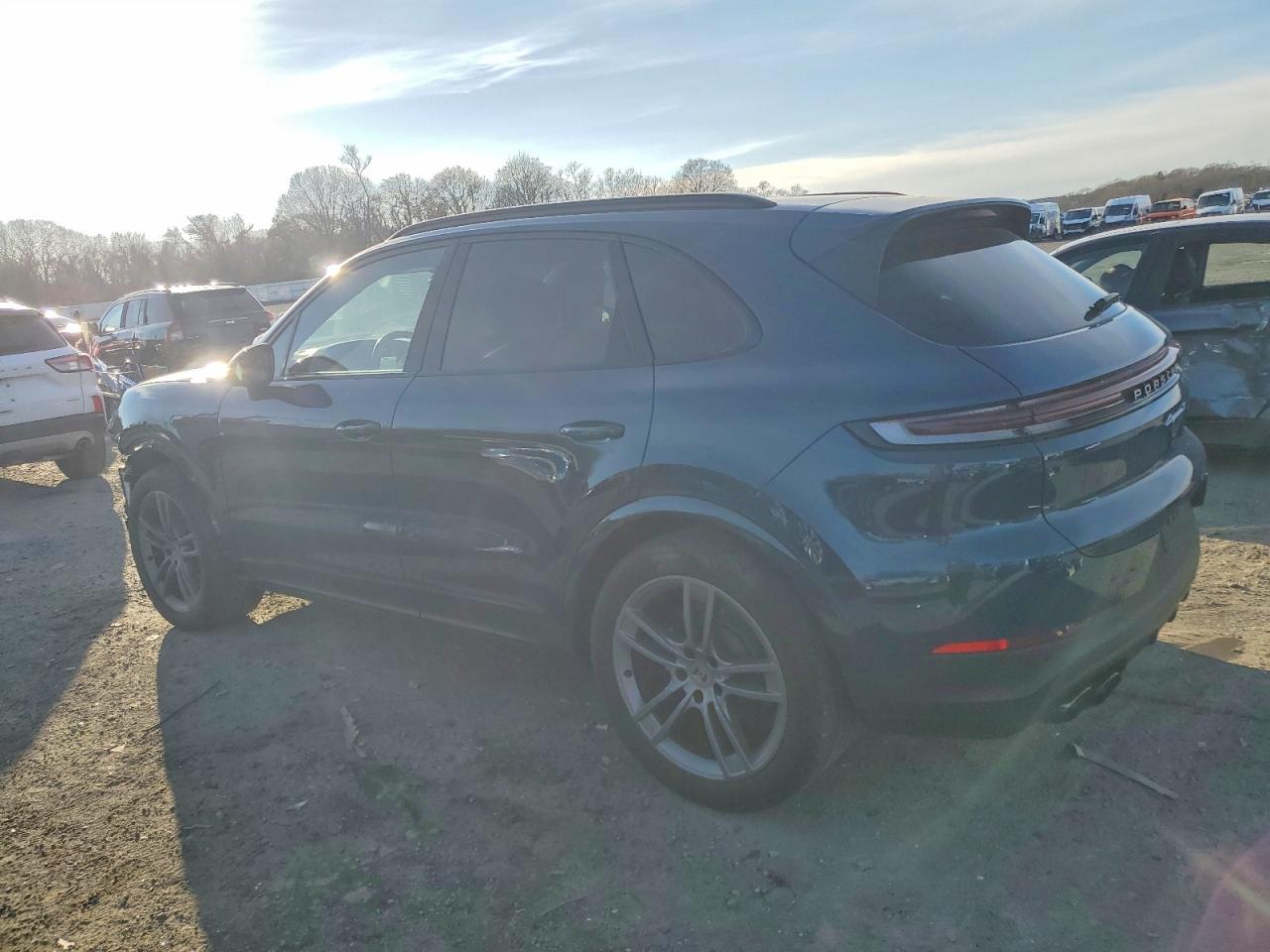 2024 PORSCHE CAYENNE S photo 2