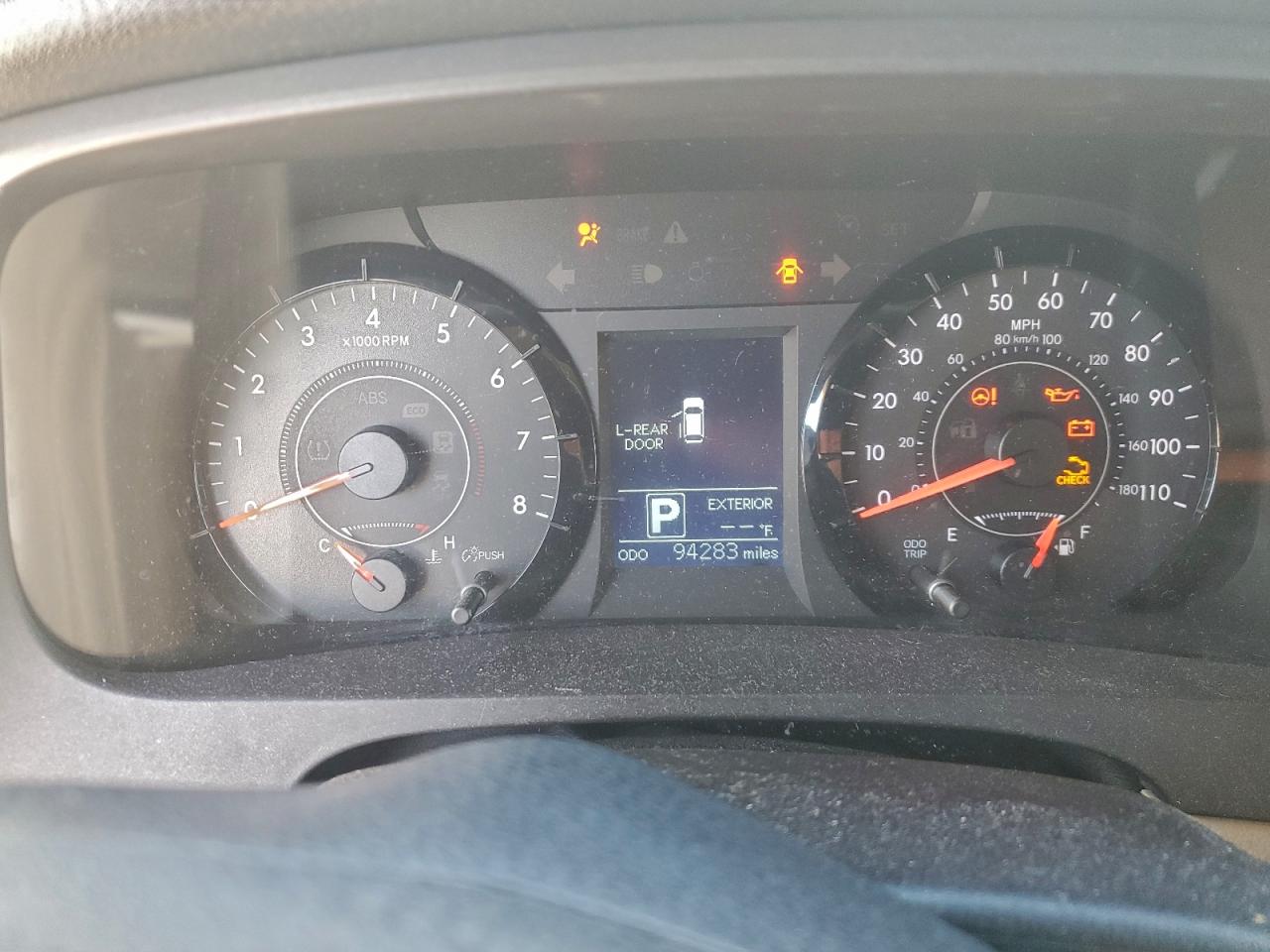 2015 TOYOTA SIENNA LE photo 9