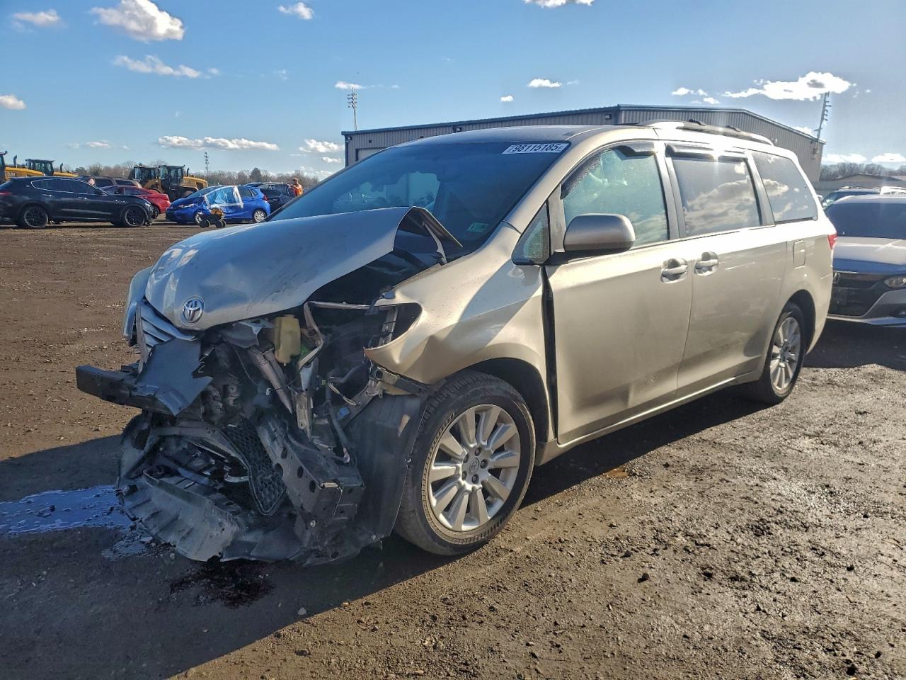 2015 TOYOTA SIENNA