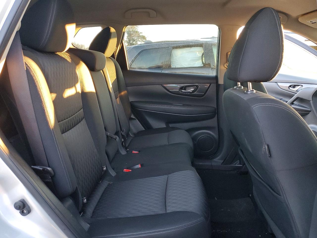 2019 NISSAN ROGUE S photo 11