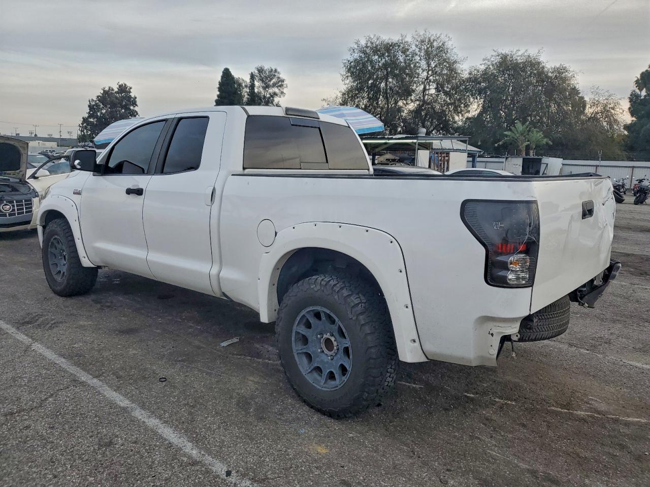 2013 TOYOTA TUNDRA DOUBLE CAB SR5 photo 2