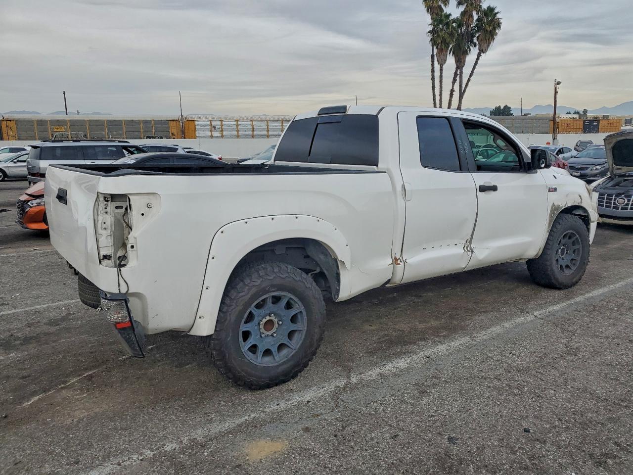 2013 TOYOTA TUNDRA DOUBLE CAB SR5 photo 3