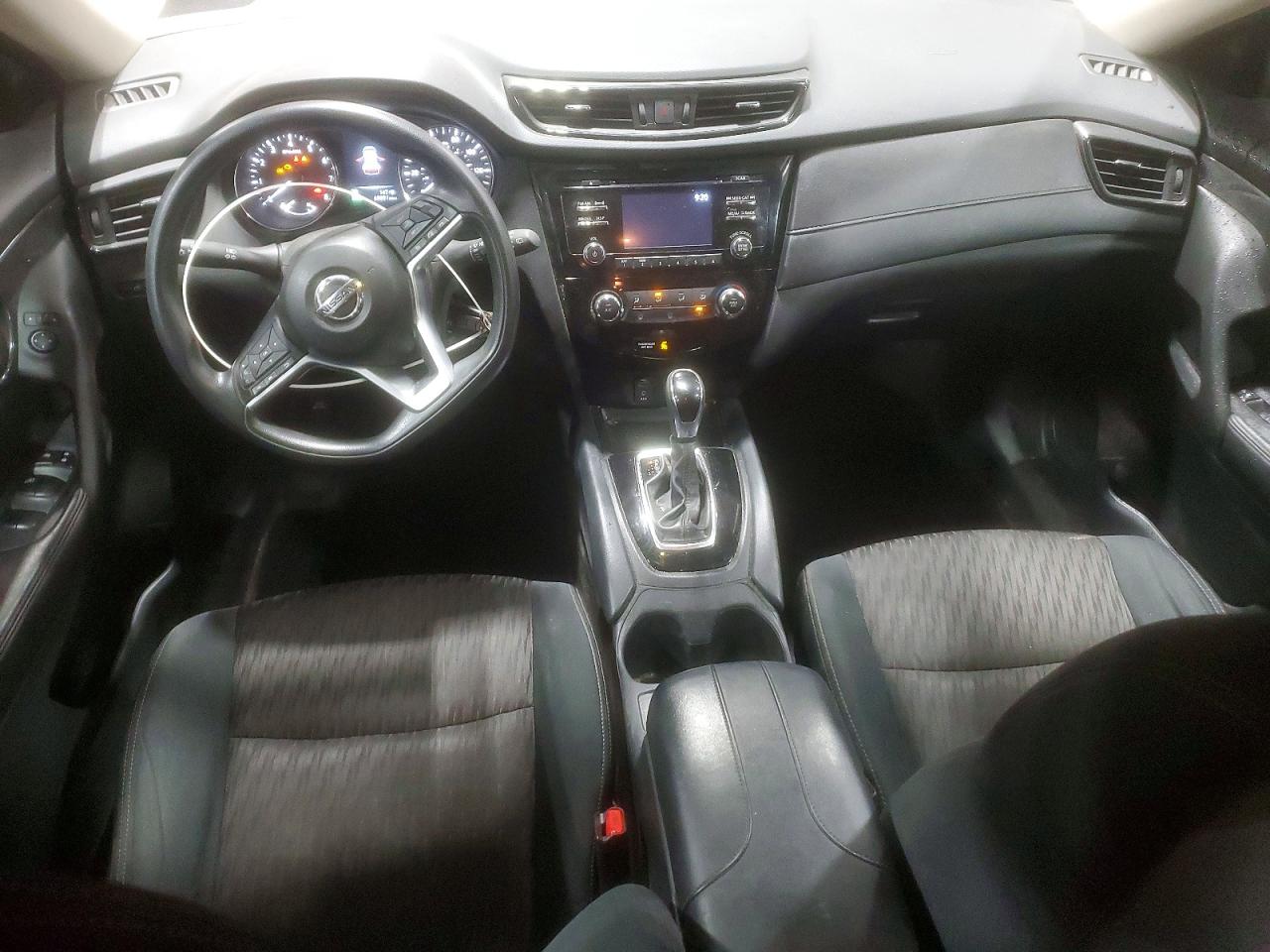 2017 NISSAN ROGUE SV photo 8