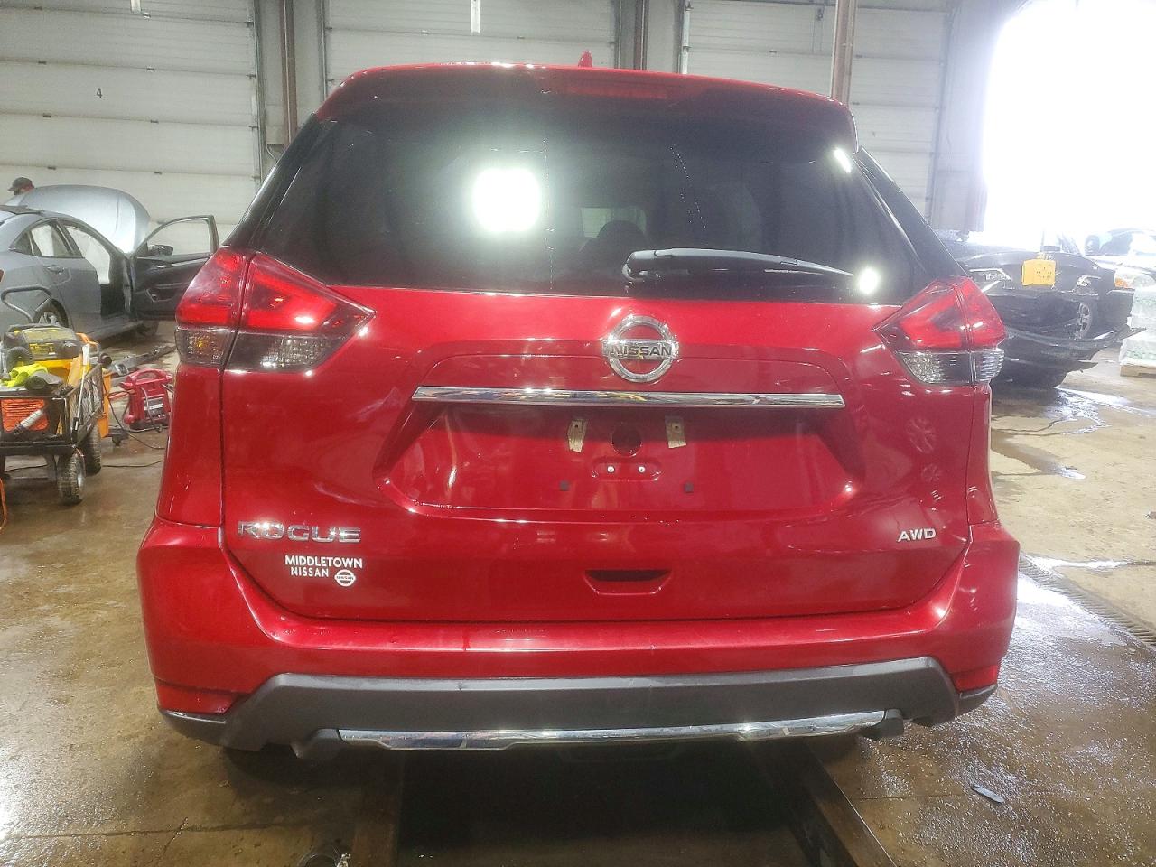 2017 NISSAN ROGUE SV photo 6