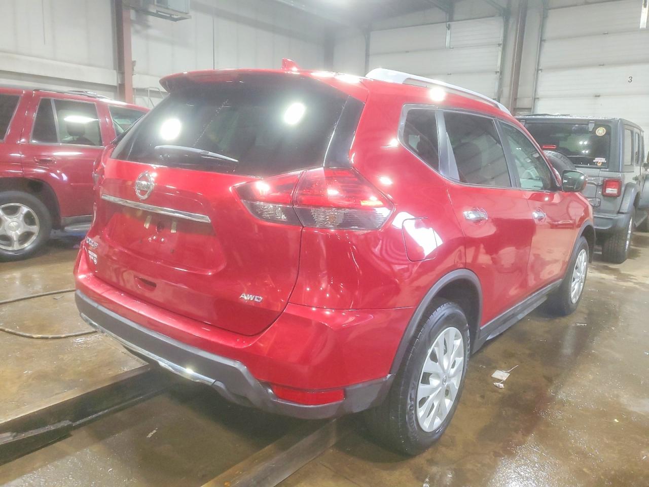 2017 NISSAN ROGUE SV photo 3