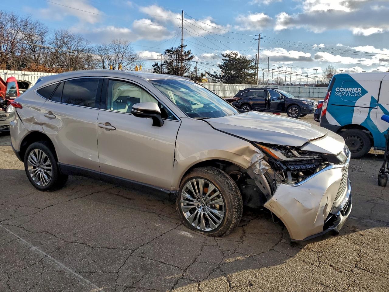 2023 TOYOTA VENZA LE photo 4