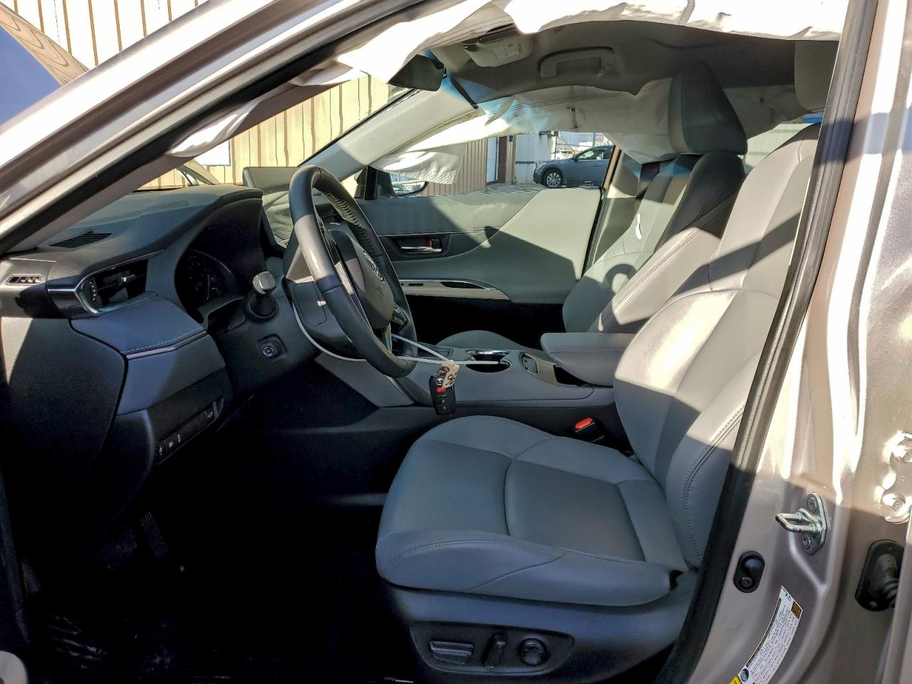 2023 TOYOTA VENZA LE photo 7