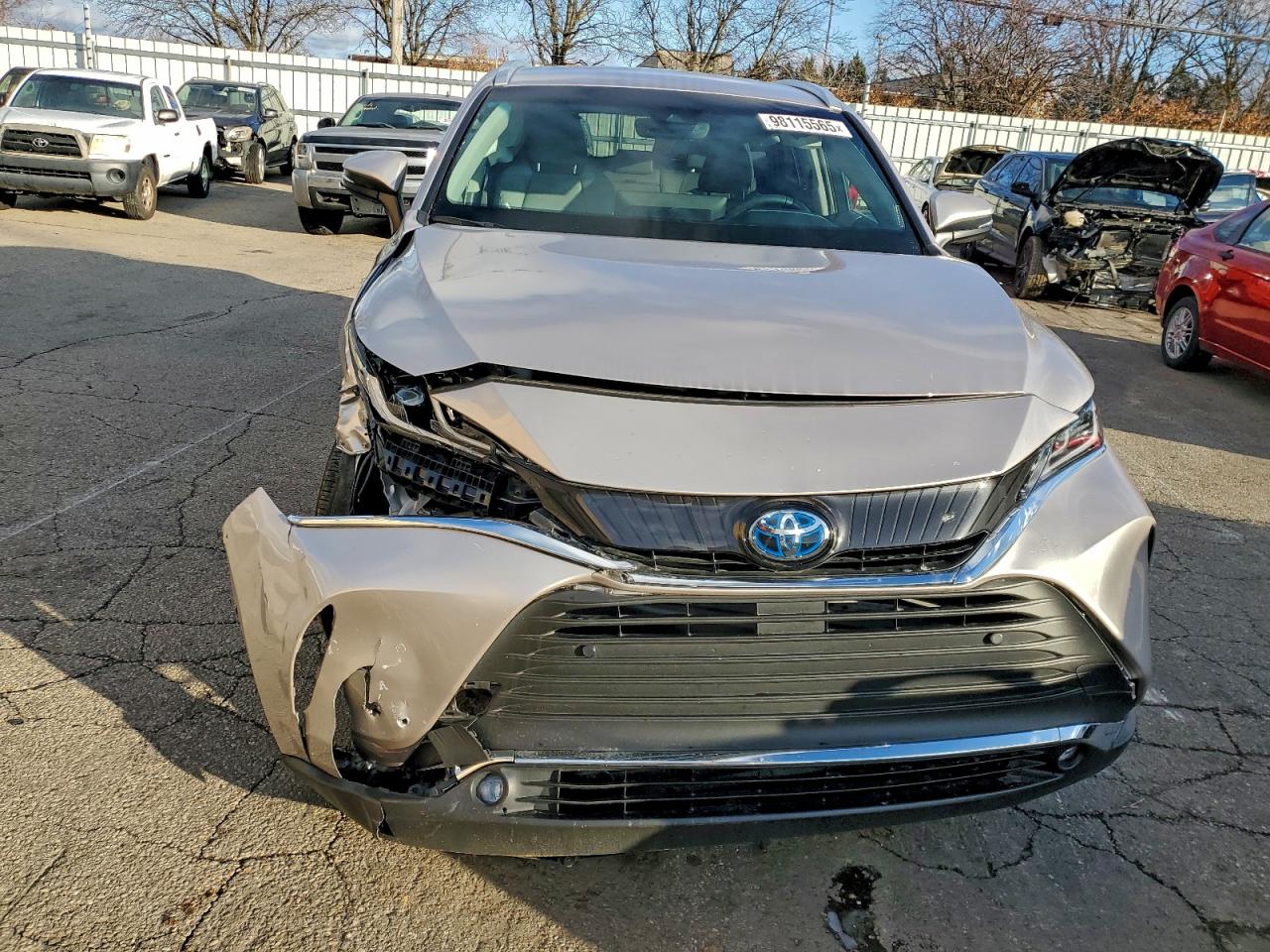 2023 TOYOTA VENZA LE photo 5