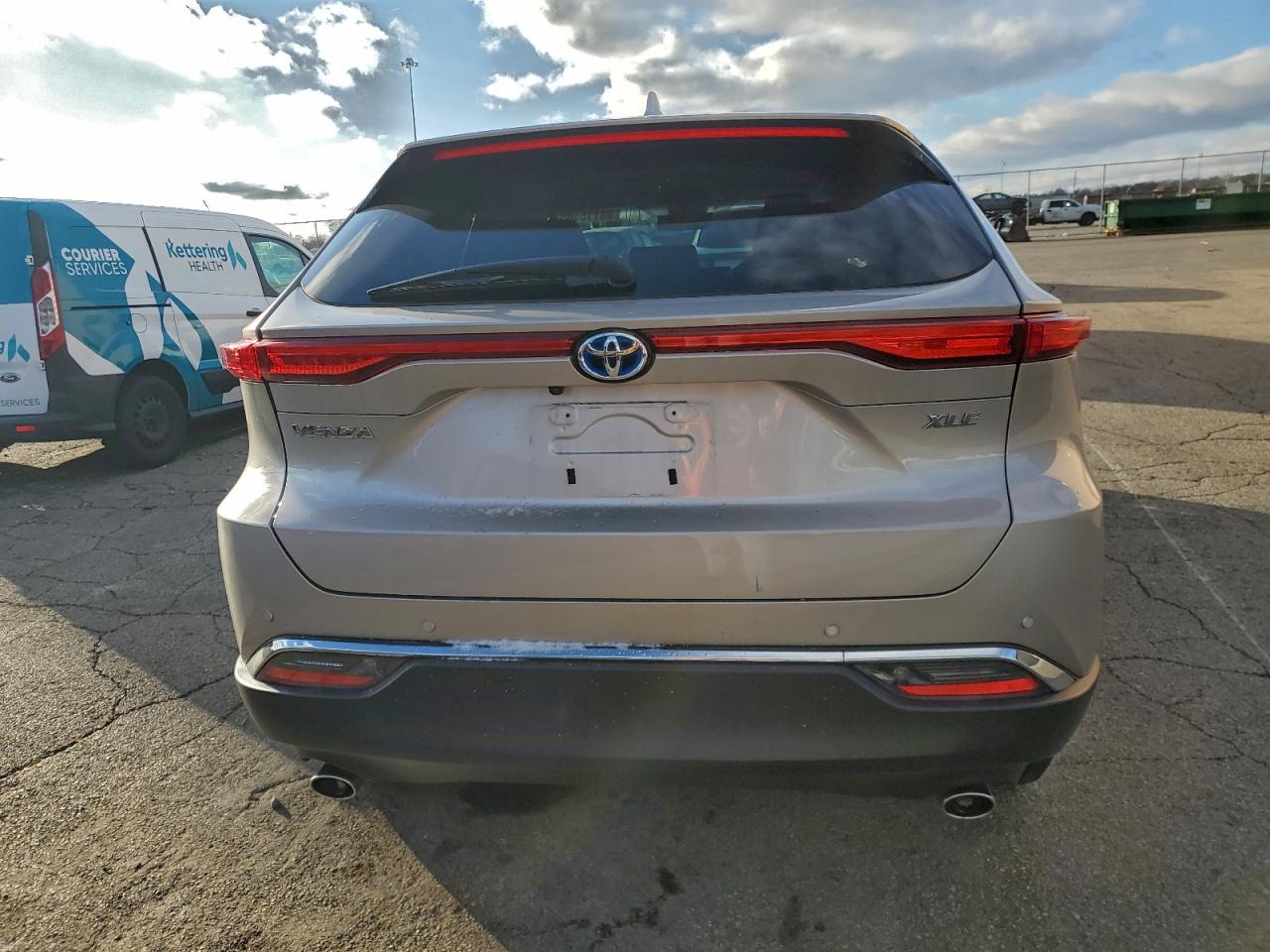 2023 TOYOTA VENZA LE photo 6